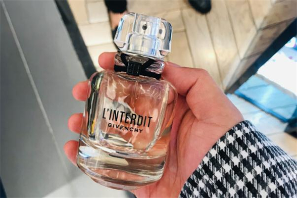 紀(jì)梵希心無禁忌香水好聞嗎 紀(jì)梵希心無禁忌香水味道