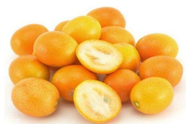 金桔怎么吃最營養(yǎng) 金桔的功效與禁忌 金桔怎么吃最營養(yǎng) 金桔的功效與禁忌