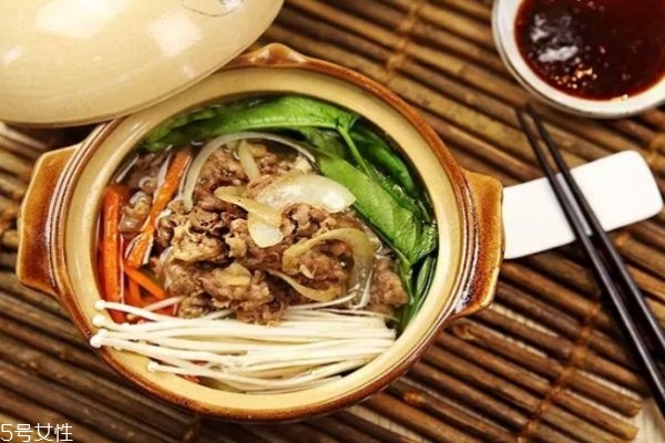 燉羊肉怎么做好吃 清燉羊肉最簡(jiǎn)單的做法