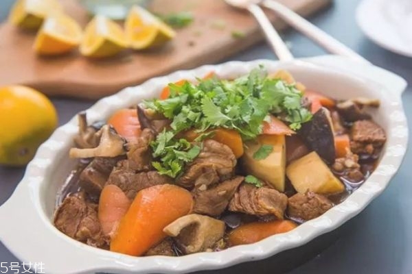 燉羊肉怎么做好吃 清燉羊肉最簡(jiǎn)單的做法