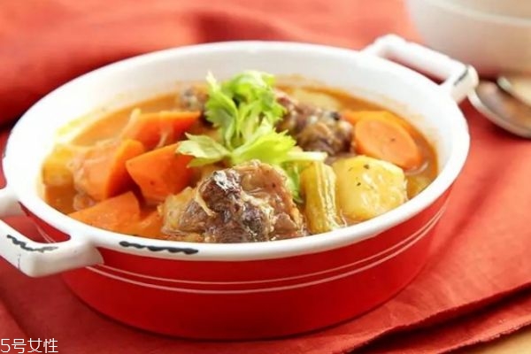 燉羊肉怎么做好吃 清燉羊肉最簡(jiǎn)單的做法