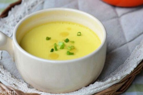 雞蛋羹加熱水還是涼水 蒸蛋好吃又好看的技巧 雞蛋羹加熱水還是涼水 蒸蛋好吃又好看的技巧