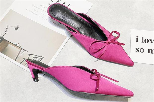 穆勒鞋買(mǎi)什么材質(zhì)好 鞋面材質(zhì)很重要 穆勒鞋買(mǎi)什么材質(zhì)好 鞋面材質(zhì)很重要