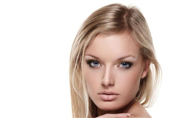 美瞳線(xiàn)變藍(lán)怎么辦 美瞳線(xiàn)會(huì)變藍(lán)嗎