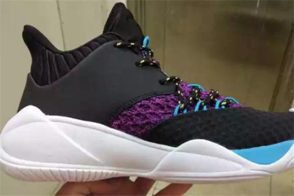 安踏要瘋3開箱測評(píng) 安踏要瘋3諜照