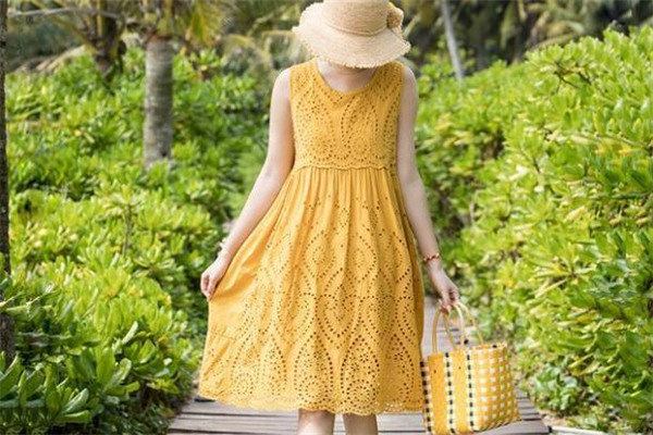 女生穿什么顏色裙子顯白 黃黑皮這樣挑選 女生穿什么顏色裙子顯白 黃黑皮這樣挑選