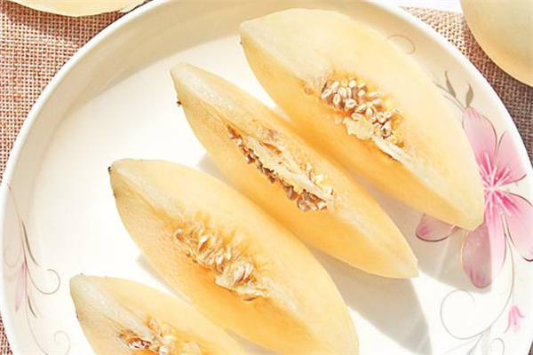 香瓜有苦味能吃嗎 香瓜有點(diǎn)苦是怎么回事
