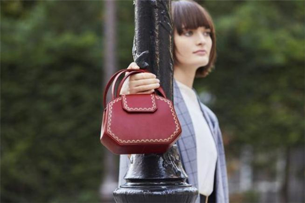 卡地亞珠寶盒包包多少錢 卡地亞全新首飾盒包包 卡地亞珠寶盒包包多少錢 卡地亞全新首飾盒包包