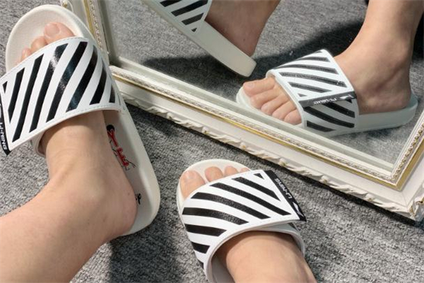 李寧迪士尼聯(lián)名拖鞋多少錢(qián) 李寧迪士尼拖鞋在哪買(mǎi)