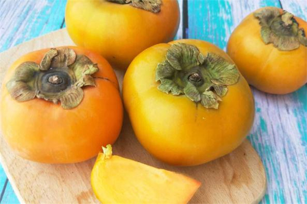 脆柿子里面有黑斑能吃嗎 脆柿子里的黑點(diǎn)是什么 脆柿子里面有黑斑能吃嗎 脆柿子里的黑點(diǎn)是什么