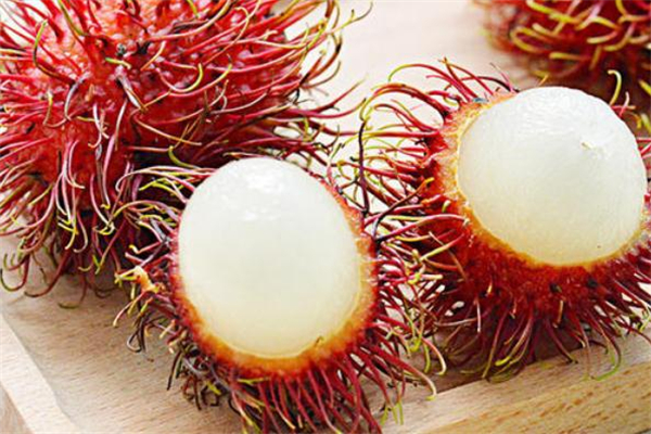 哺乳期可以吃紅毛丹嗎 哺乳期吃紅毛丹會(huì)回奶嗎 哺乳期可以吃紅毛丹嗎 哺乳期吃紅毛丹會(huì)回奶嗎