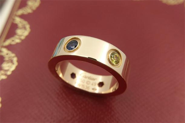 卡地亞彩寶戒指多少錢(qián) 別具一格的彩色寶石