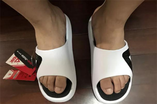 匹克態(tài)極拖鞋測評 態(tài)極拖鞋怎么樣 匹克態(tài)極拖鞋測評 態(tài)極拖鞋怎么樣