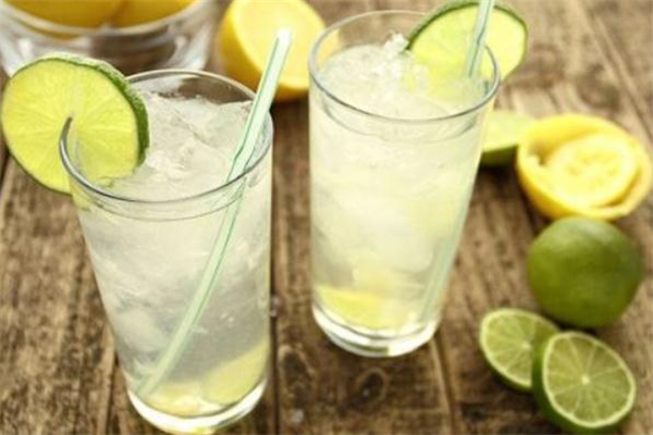 青檸檬泡水為什么苦 青檸檬泡水苦怎么辦 青檸檬泡水為什么苦 青檸檬泡水苦怎么辦