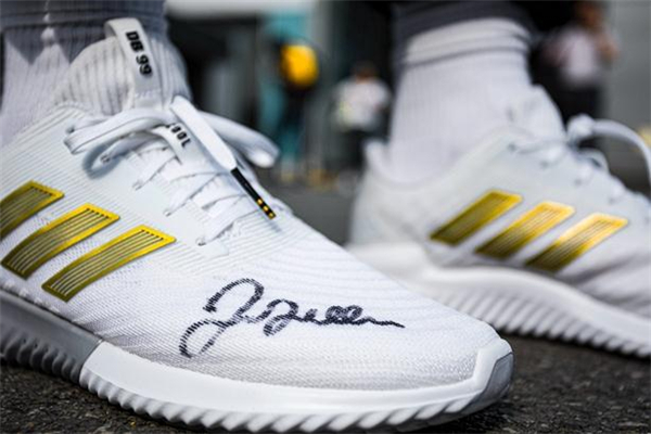 阿迪達(dá)斯climacool貝克漢姆聯(lián)名多少錢 性價(jià)比超高