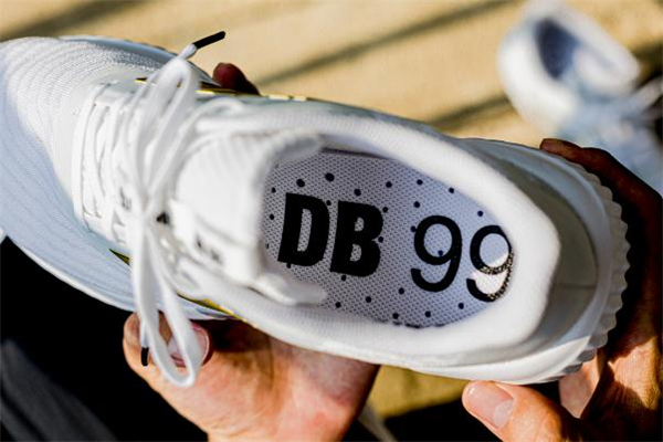 阿迪達(dá)斯climacool貝克漢姆聯(lián)名貨量 超級限量款