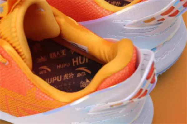 安踏虎撲聯(lián)名開(kāi)箱諜照 安踏虎撲聯(lián)名是限量嗎