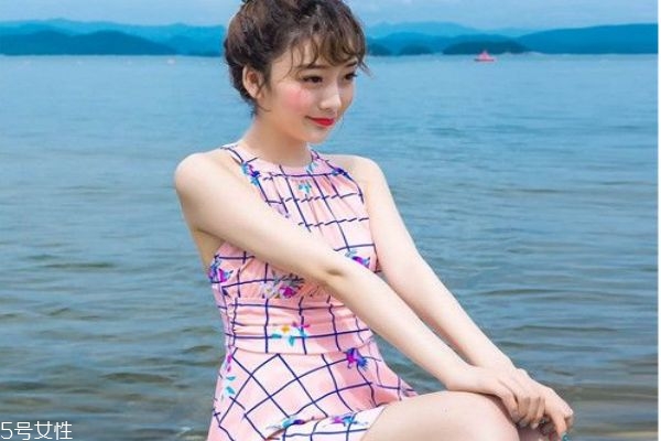 豐胸適合多大年齡 豐胸能維持多長時間 豐胸適合多大年齡 豐胸能維持多長時間