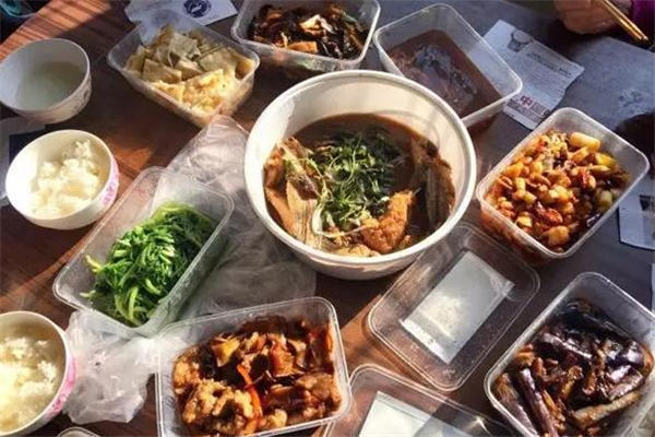 沒(méi)吃完的外賣(mài)屬于什么垃圾 沒(méi)吃完的外賣(mài)怎么扔