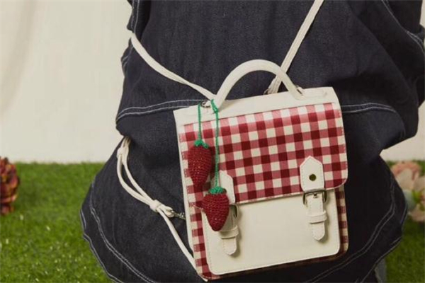 小ck草莓包還有賣嗎 小ck草莓包在哪買 小ck草莓包還有賣嗎 小ck草莓包在哪買