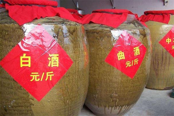 散裝白酒怎么儲(chǔ)存 散裝白酒放哪里最好 散裝白酒怎么儲(chǔ)存 散裝白酒放哪里最好