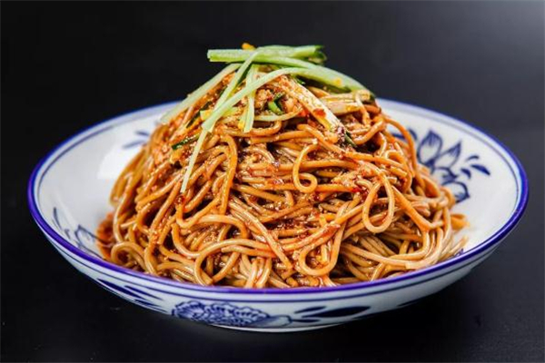 涼面和米飯哪個(gè)熱量高 涼面和米飯哪個(gè)容易胖 涼面和米飯哪個(gè)熱量高 涼面和米飯哪個(gè)容易胖