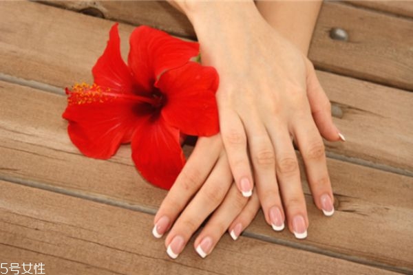 手上起小水泡癢會(huì)傳染嗎 手上起小水泡癢怎么辦