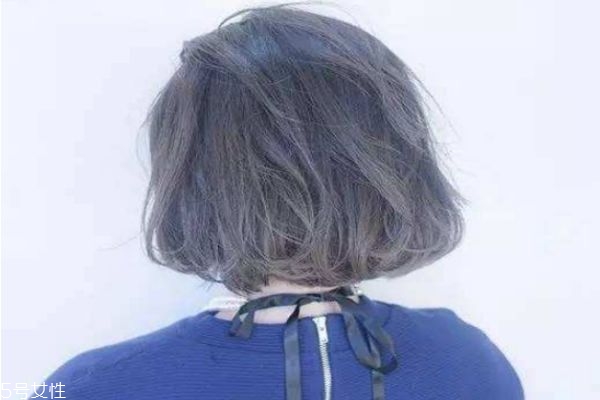 漂頭發(fā)幾個月可以燙發(fā) 頭發(fā)漂了多久才能燙 漂頭發(fā)幾個月可以燙發(fā) 頭發(fā)漂了多久才能燙