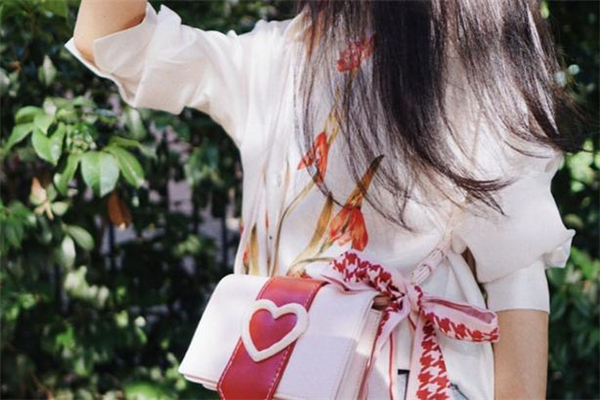 2019小ck七夕限定包包多少錢(qián) 小ck七夕限定禮盒價(jià)格