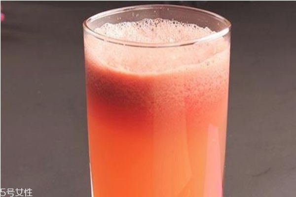 西瓜和什么水果榨汁好喝 西瓜搭配什么水果榨汁 西瓜和什么水果榨汁好喝 西瓜搭配什么水果榨汁