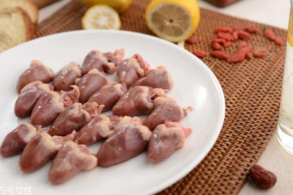 吃雞心的好處 雞心營(yíng)養(yǎng)價(jià)值及功效 吃雞心的好處 雞心營(yíng)養(yǎng)價(jià)值及功效