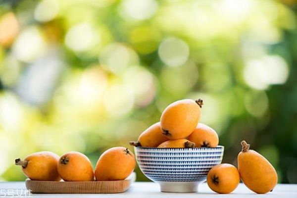 枇杷營養(yǎng)價(jià)值和功效 枇杷的食用功效