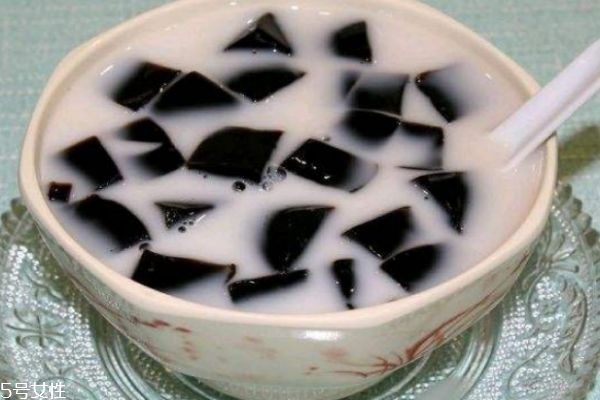 哪些人不宜吃龜苓膏 龜苓膏的禁忌人群 哪些人不宜吃龜苓膏 龜苓膏的禁忌人群