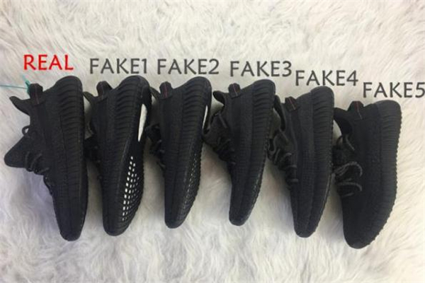 yeezy350黑色滿天星真假對(duì)比 椰子黑色滿天星真假辨別 yeezy350黑色滿天星真假對(duì)比 椰子黑色滿天星真假辨別