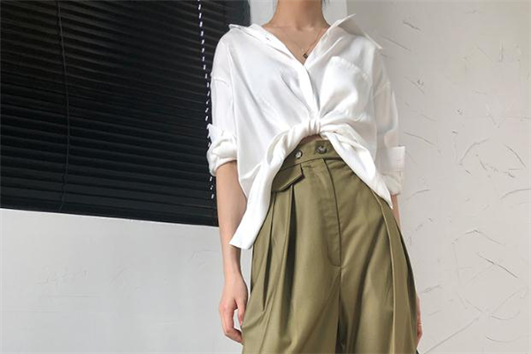 真絲襯衫什么顏色好看 絲綢襯衫時髦穿搭 真絲襯衫什么顏色好看 絲綢襯衫時髦穿搭