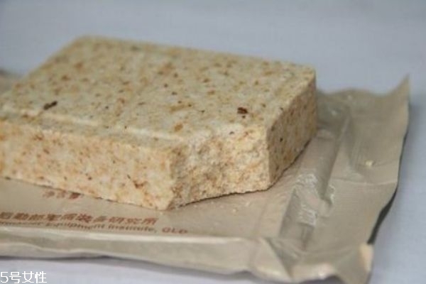 壓縮餅干可以長期吃嗎 什么是壓縮餅干 壓縮餅干可以長期吃嗎 什么是壓縮餅干