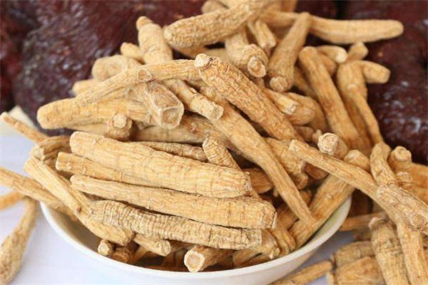 西洋參和黃芪的區(qū)別 西洋參和黃芪哪個補(bǔ)氣好