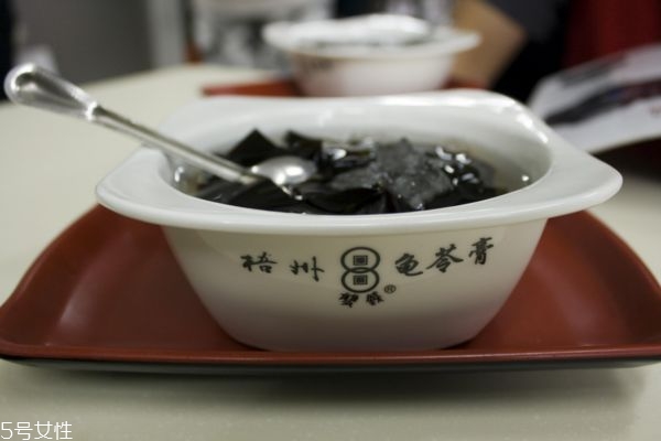 龜苓膏天天吃合適嗎 龜苓膏不宜天天吃 龜苓膏天天吃合適嗎 龜苓膏不宜天天吃