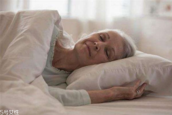 人不同階段對睡眠時(shí)間的要求有什么 如果睡眠時(shí)間達(dá)不到會(huì)怎么樣呢