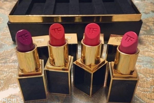 如何正確使用口紅 使用口紅后的幾個(gè)小技巧 如何正確使用口紅 使用口紅后的幾個(gè)小技巧