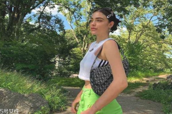 化妝海綿用多久 化妝海綿能不能重復(fù)使用 化妝海綿用多久 化妝海綿能不能重復(fù)使用