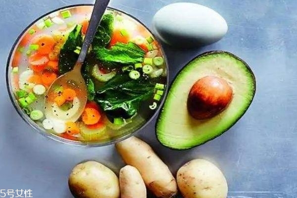 什么是牛油果 牛油果是水果嗎 什么是牛油果 牛油果是水果嗎