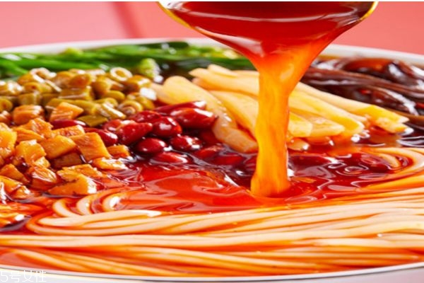 螺螄粉是用什么粉做的呢 螺螄粉是哪里的特產呢