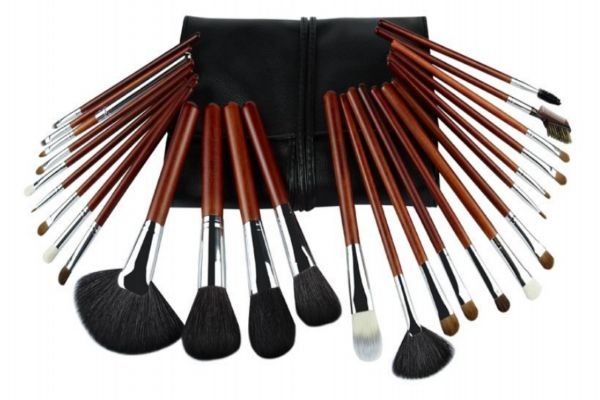 化妝刷什么材質(zhì)好 化妝刷不同材質(zhì)的區(qū)別 化妝刷什么材質(zhì)好 化妝刷不同材質(zhì)的區(qū)別