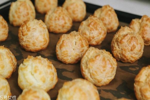 泡芙是怎么做的呢 泡芙發(fā)明在哪個(gè)國(guó)家呢 泡芙是怎么做的呢 泡芙發(fā)明在哪個(gè)國(guó)家呢