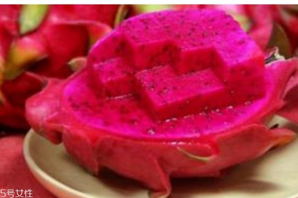 火龍果的熱量有多高呢 火龍果有什么價(jià)值呢