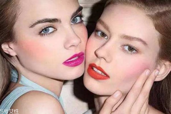 腮紅怎么涂好看 這些腮紅的誤區(qū)要知道 腮紅怎么涂好看 這些腮紅的誤區(qū)要知道