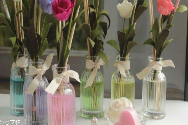 長期使用香薰有什么危害嗎 香薰蠟燭會(huì)對(duì)人有傷害嗎 長期使用香薰有什么危害嗎 香薰蠟燭會(huì)對(duì)人有傷害嗎