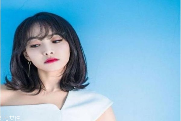 中長發(fā)配什么卷好看 好看的中長發(fā)卷發(fā)發(fā)型