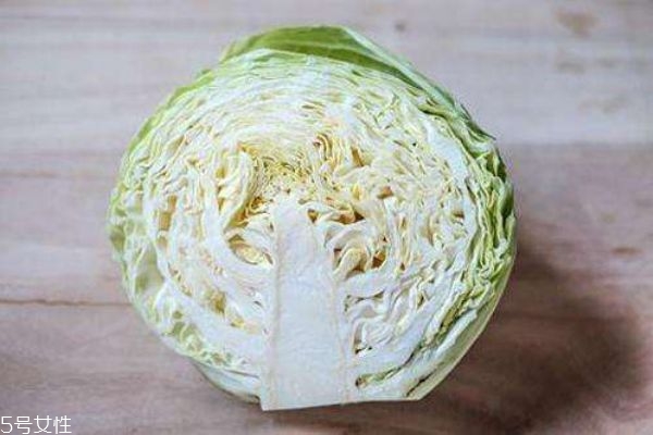 卷心菜是什么菜呢 卷心菜有什么功效呢 卷心菜是什么菜呢 卷心菜有什么功效呢